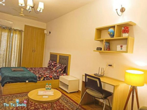 Taj Studios - **Fully Furnished Studio Apartment**Free Breakfast